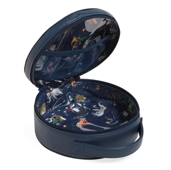 💙🔹️ Vera Bradley 🔹️Christmas Round Navy cosmetic Bag - Picture 4 of 5